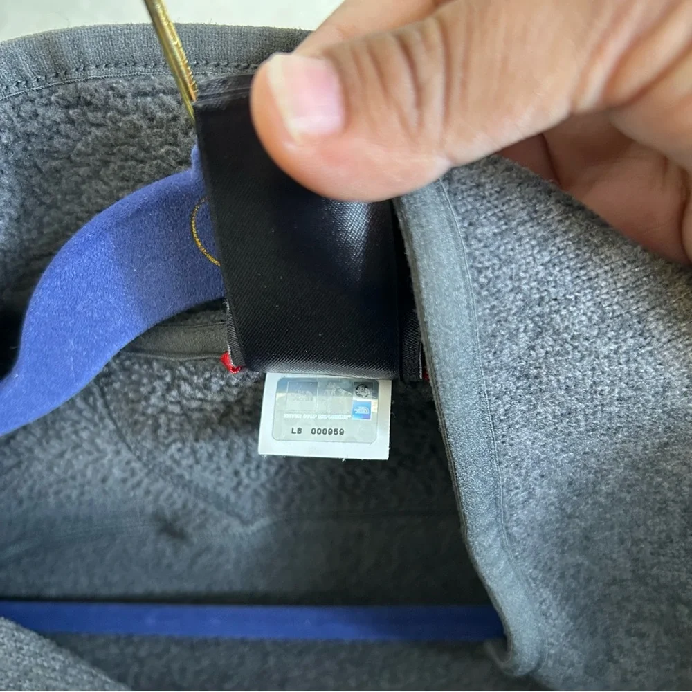 The North Face Men's Sweater Fleece Charcoal‎ Performance Jacket